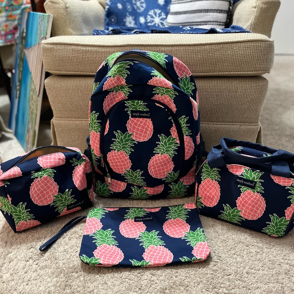 Lot of Simply Southern Bags! In the retired navy blue pineapple pattern!